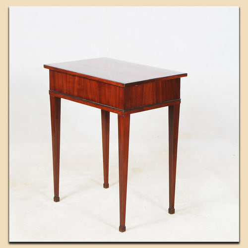 Nr. 4491 Biedermeier Tischchen, Mahagoni furniert, Frankreich um 1820