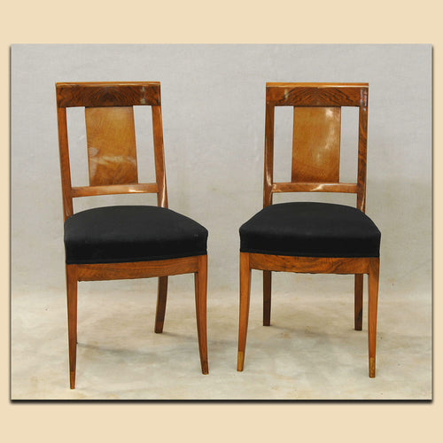 Paar Biedermeier Polsterstühle Nr. 4533, Nussbaum massiv und furniert, Schweiz um 1820