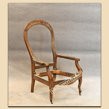 Laden Sie das Bild in den Galerie-Viewer, 4859 Voltaire Sessel, Louis Philippe, Nussbaum massiv, Schweiz um 1860 (Kopie)