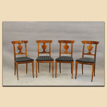 Laden Sie das Bild in den Galerie-Viewer, Nr. 4656 4-er Satz Biedermeier Polsterstühle, Nussbaum massiv, Schweiz um 1840