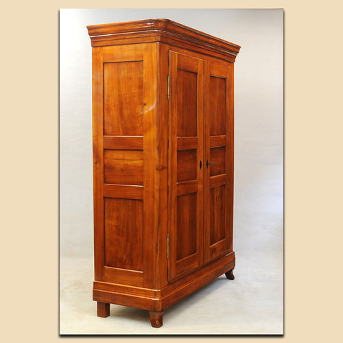 Biedermeier Schrank Nr. 4727, massiv Kirschbaum, süddeutsch um 1820