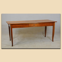 Laden Sie das Bild in den Galerie-Viewer, Nr. 4735 Biedermeier Tisch, massiv Kirschbaum, süddeutsch um 1820