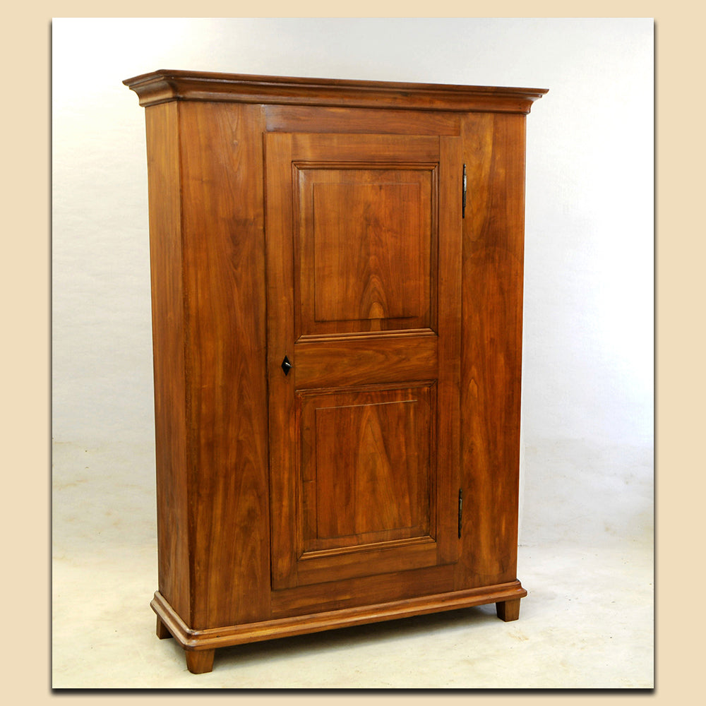 Nr. 4763 Schrank, Biedermeier, massiv Kirschbaum, süddeutsch um 1820
