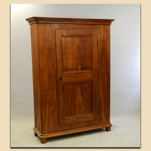 Nr. 4763 Schrank, Biedermeier, massiv Kirschbaum, süddeutsch um 1820