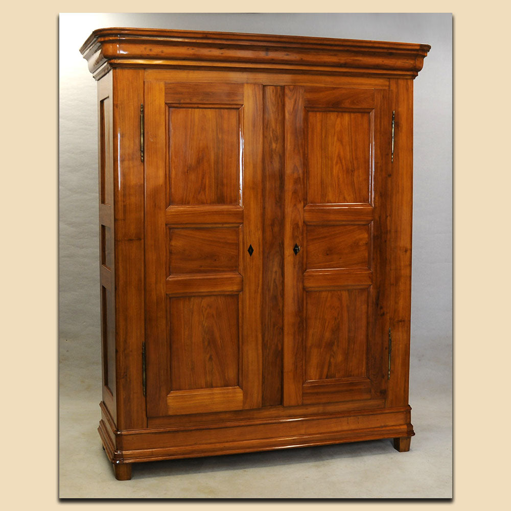 4768 Biedermeier Schrank, massiv Kirschbaum, süddeutsch um 1820