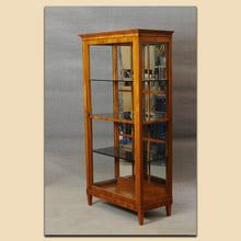 Laden Sie das Bild in den Galerie-Viewer, 4800 Biedermeier Vitrine, Kirschbaum furniert, Österreich um 1820