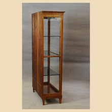 Laden Sie das Bild in den Galerie-Viewer, 4800 Biedermeier Vitrine, Kirschbaum furniert, Österreich um 1820