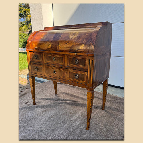 Nr. 4804 Louis Seize Zylinderbüro, Nussbaum furniert, Frankreich um 1790