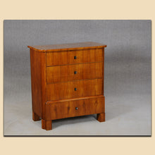 Laden Sie das Bild in den Galerie-Viewer, Nr. 4809 Biedermeier Kommode, Kirschbaum furniert, süddeutsch um 1820