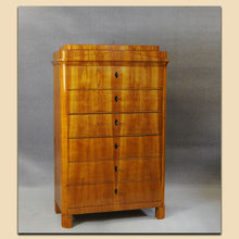 Laden Sie das Bild in den Galerie-Viewer, Nr. 4810 Biedermeier Chiffoniere (Herrenkommode), Kirschbaum furniert, süddeutsch um 1840