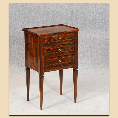 Nr. 4813 Biedermeier Kommödchen, Nussbaum massiv, Schweiz um 1820