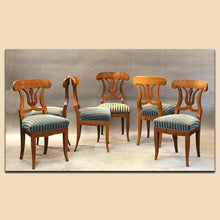Laden Sie das Bild in den Galerie-Viewer, Nr. 4822 6 Biedermeier Schaufelstühle, Kirschbaum massiv, süddeutsch um 1820