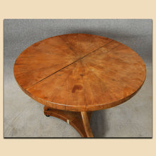 Laden Sie das Bild in den Galerie-Viewer, Nr. 4824  Tisch, Biedermeier, Kirschbaum massiv und furniert, süddeutsch um 1820