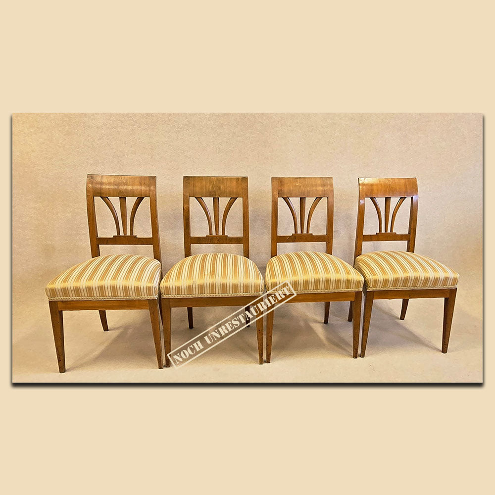 Nr. 4826 4 Polsterstühle, Biedermeier, Kirschbaum massiv und furniert, süddeutsch um 1820