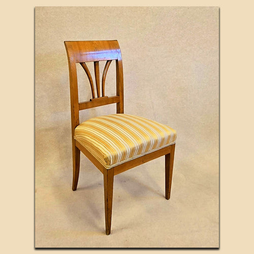 Nr. 4826 4 Polsterstühle, Biedermeier, Kirschbaum massiv und furniert, süddeutsch um 1820