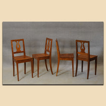 Laden Sie das Bild in den Galerie-Viewer, Nr. 4833 8-er Satz, Biedermeier Brettstühle, Kirschbaum massiv, Schweiz um 1820