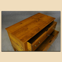 Laden Sie das Bild in den Galerie-Viewer, Nr. 4838 Biedermeier Kommode, Kirschbaum massiv, süddeutsch um 1820