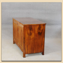 Laden Sie das Bild in den Galerie-Viewer, Nr. 4841 Kommode, Biedermeier, Nussbaum furniert, süddeutsch um 1840