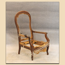 Laden Sie das Bild in den Galerie-Viewer, 4861 Voltaire Sessel, Louis Philippe, Nussbaum massiv, Schweiz um 1860