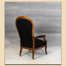 Laden Sie das Bild in den Galerie-Viewer, 4863 Voltaire Sessel, Louis Philippe, Nussbaum massiv, Schweiz um 1860