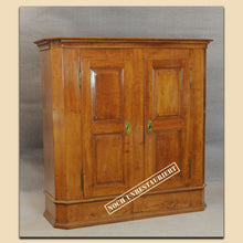 Laden Sie das Bild in den Galerie-Viewer, 4867 Schrank, Biedermeier, Kirschbaum massiv, Schweiz um 1820