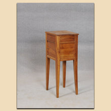 Laden Sie das Bild in den Galerie-Viewer, 4882 Pfeilerschränkchen, Biedermeier, Kirschbaum massiv, Schweiz um 1820