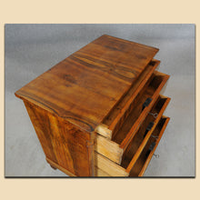 Laden Sie das Bild in den Galerie-Viewer, Nr. 4886 Kommode, Biedermeier, Nussbaum furniert, süddeutsch um 1820
