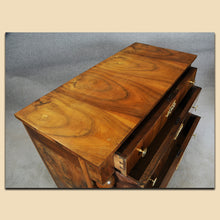 Laden Sie das Bild in den Galerie-Viewer, Nr. 4906 Kommode, Biedermeier, Nussbaum furniert, Frankreich um 1815