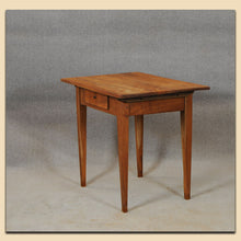 Laden Sie das Bild in den Galerie-Viewer, 4919 Biedermeier Tisch, Kirschbaum massiv, süddeutsch um 1820