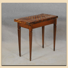 Laden Sie das Bild in den Galerie-Viewer, 4926 Spieltisch / Schachtisch, Biedermeier, Nussbaum furniert, süddeutsch um 1820