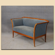 Laden Sie das Bild in den Galerie-Viewer, Nr. 4823 Sofa, Biedermeier, Kirschbaum massiv, süddeutsch um 1820