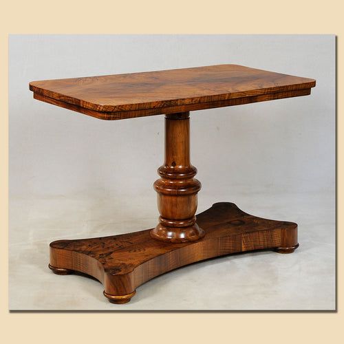Biedermeier Tisch Nr. 4245, Nussbaum massiv und furniert, Süddeutschland um 1820